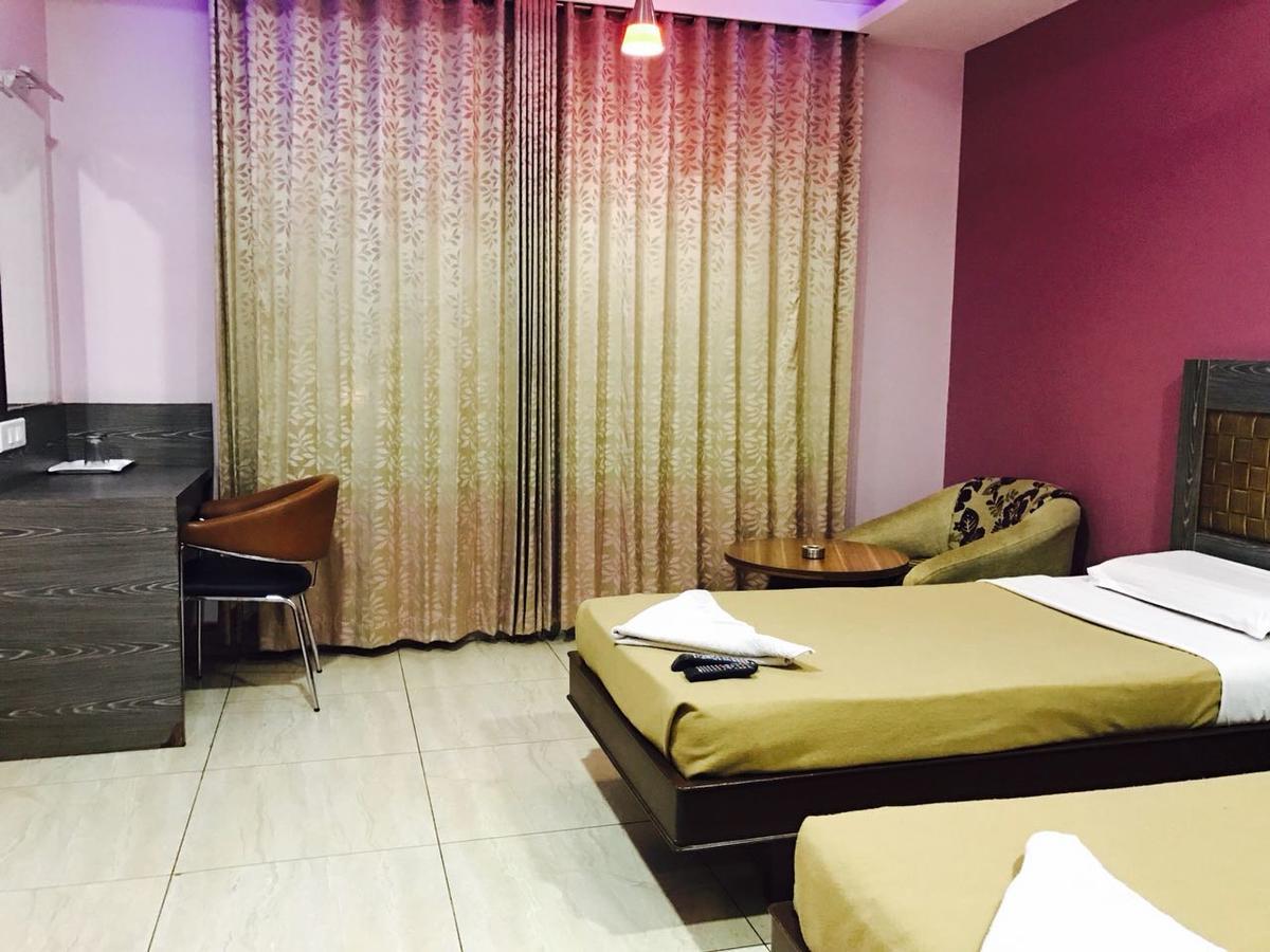 Iroomz Vaishali Residency Беллари Экстерьер фото